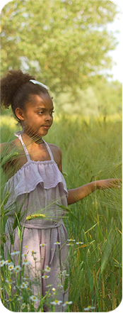 kid-in-fields